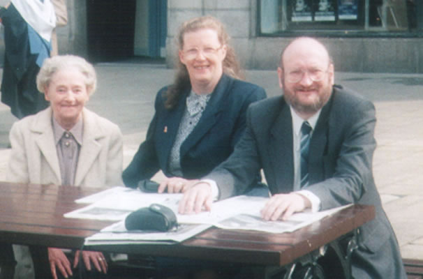 Gran, Mum and Dad relaxing at the Cafe after the Graduation Ceremony